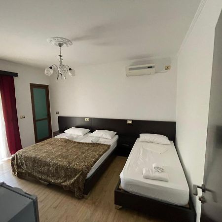 Centre Hotel Berat Eksteriør bilde