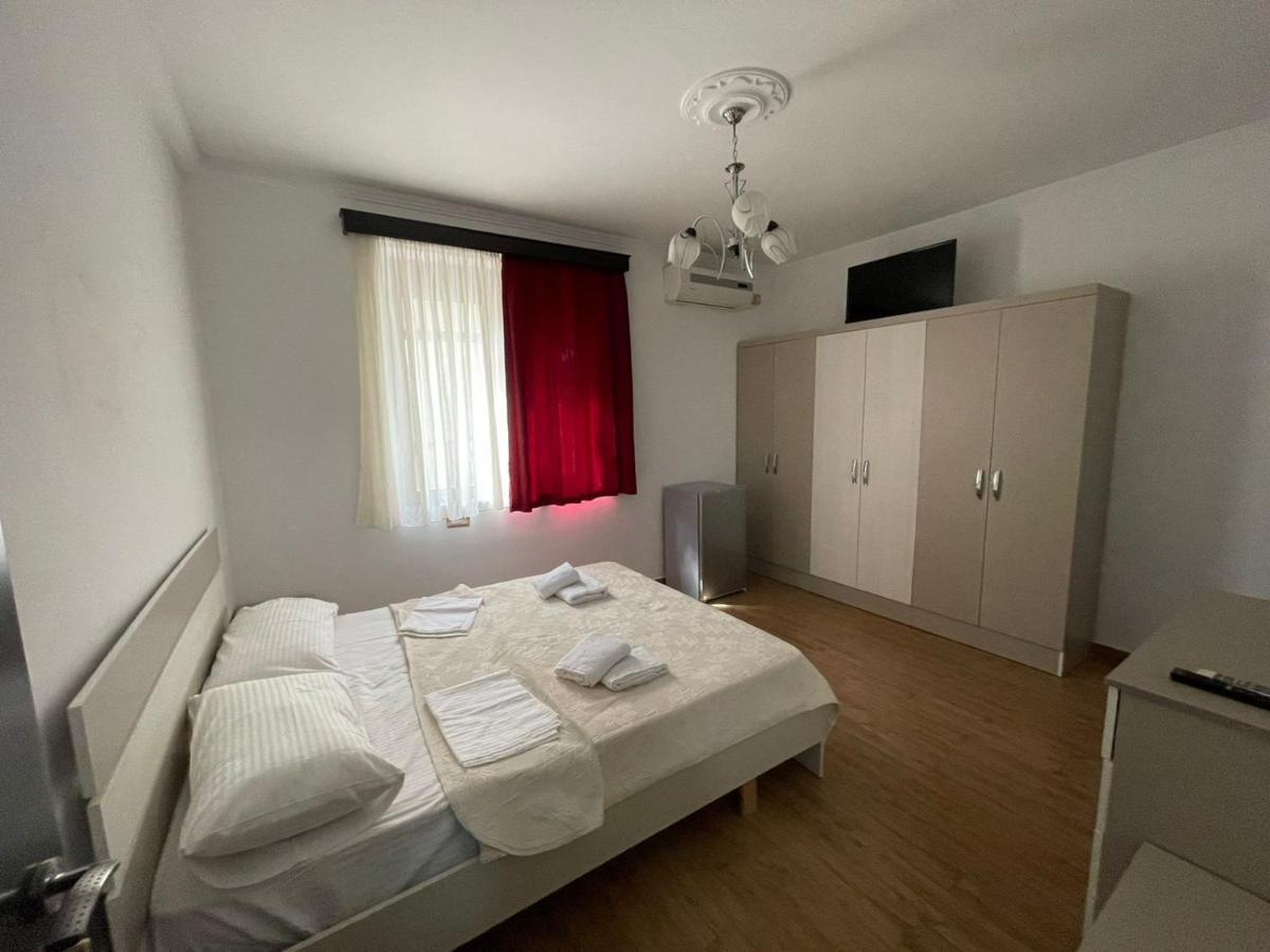 Centre Hotel Berat Eksteriør bilde