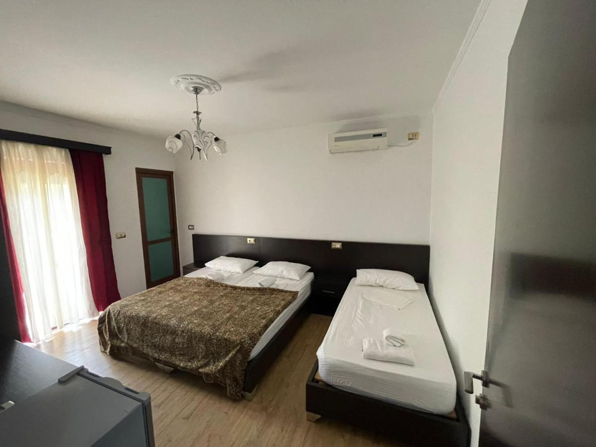 Centre Hotel Berat Eksteriør bilde